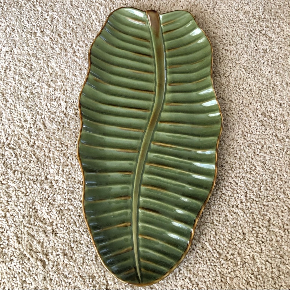 Pottery Barn Green tropical leaf decorative platter
